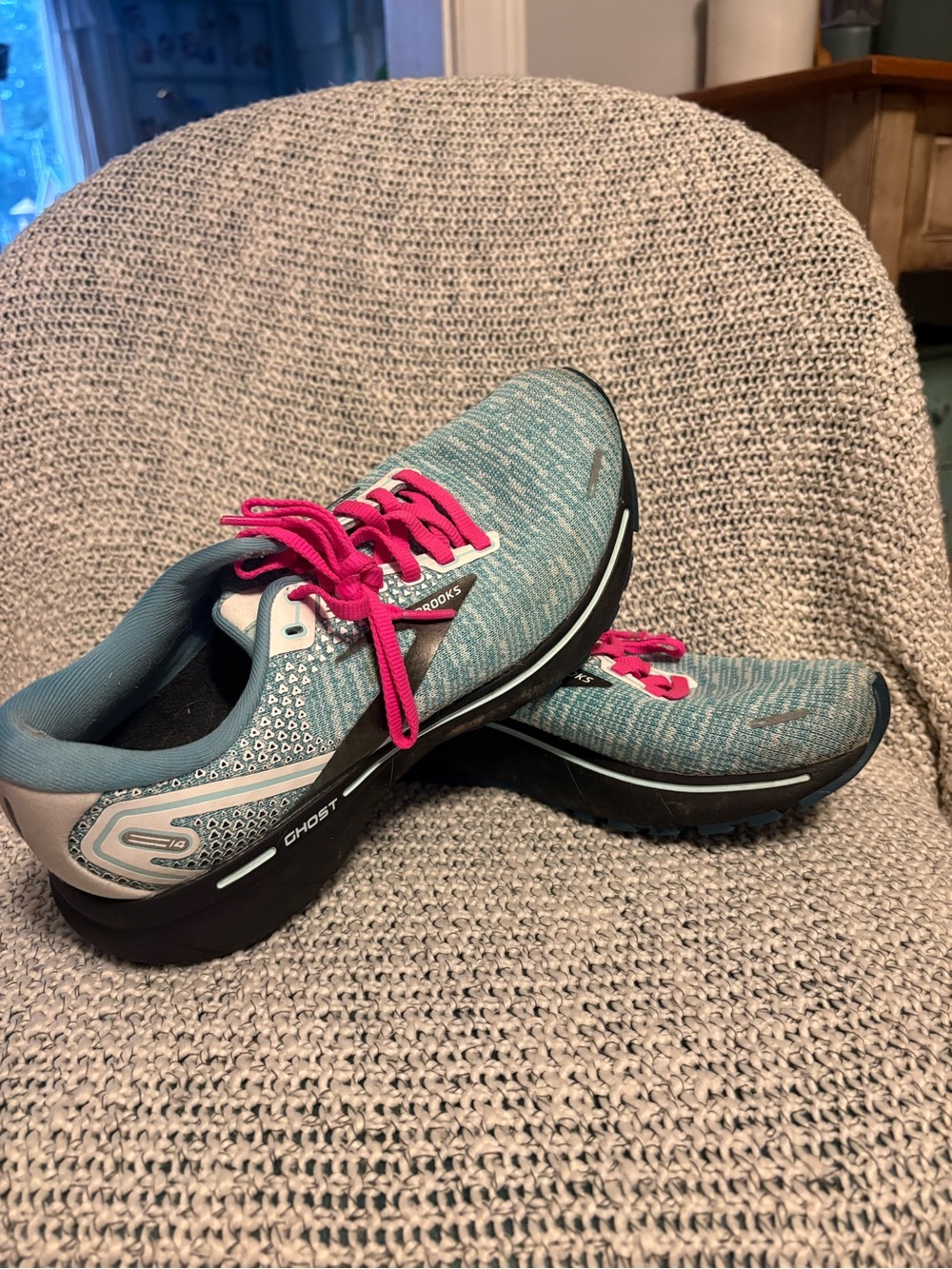 Brooks Ghost 14 Women’s Running Shoes Teal with Pink Laces